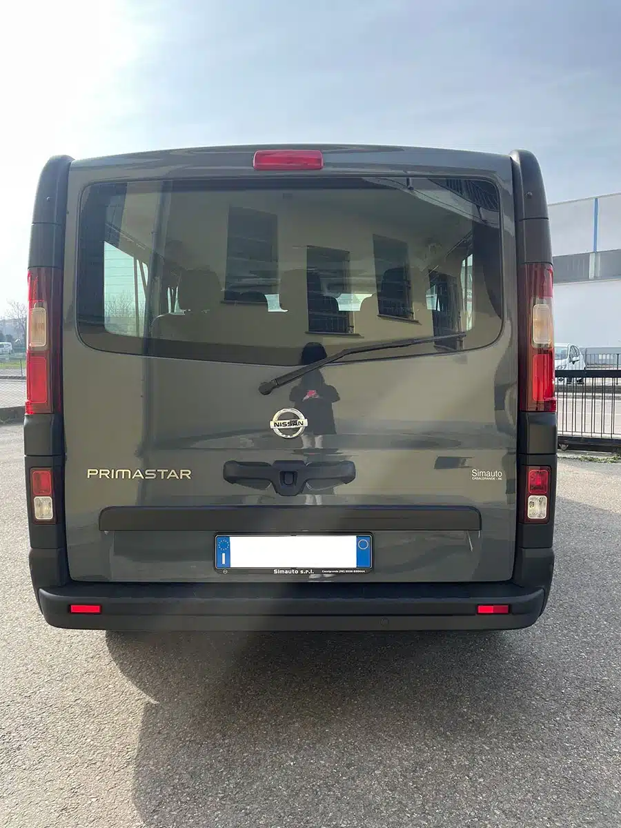 noleggio-minibus-a-9-posti-a-castelnovo